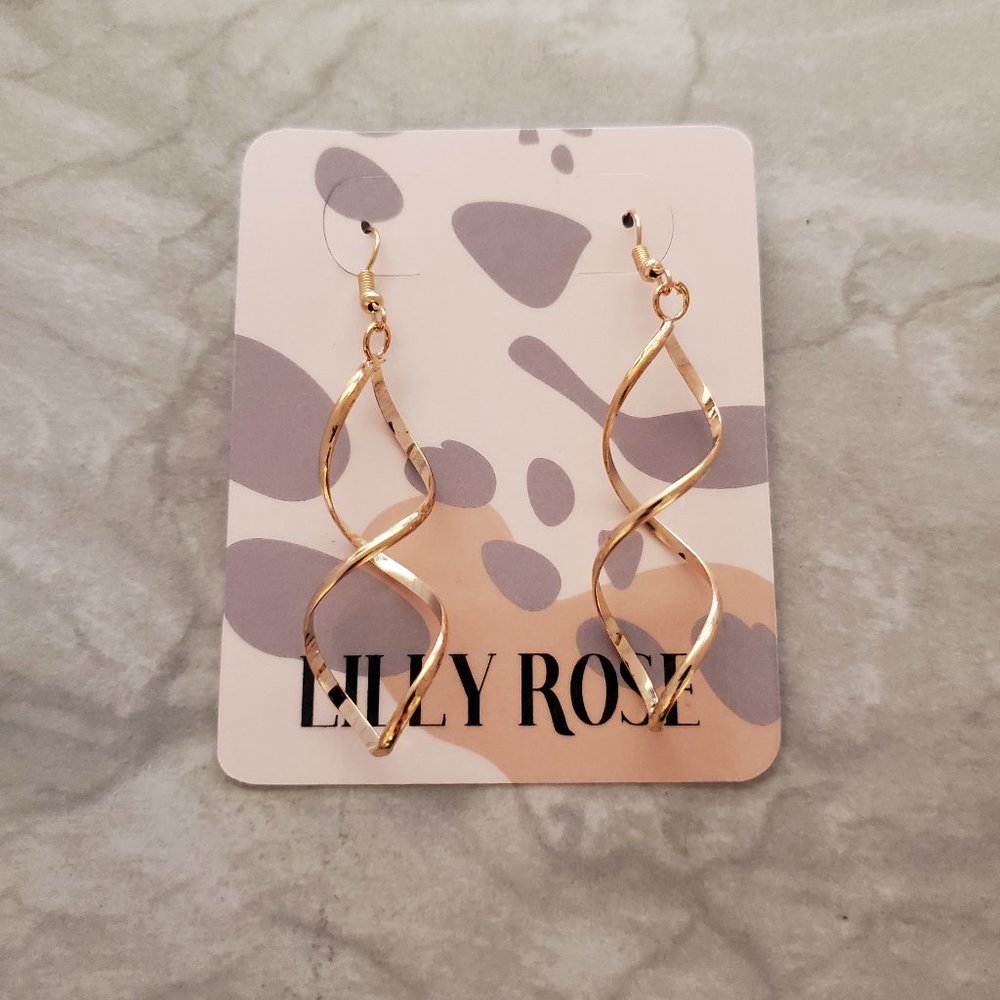 ✨ 3 for $25 Gold Modern Twist Drop Dangle Earrings ✨